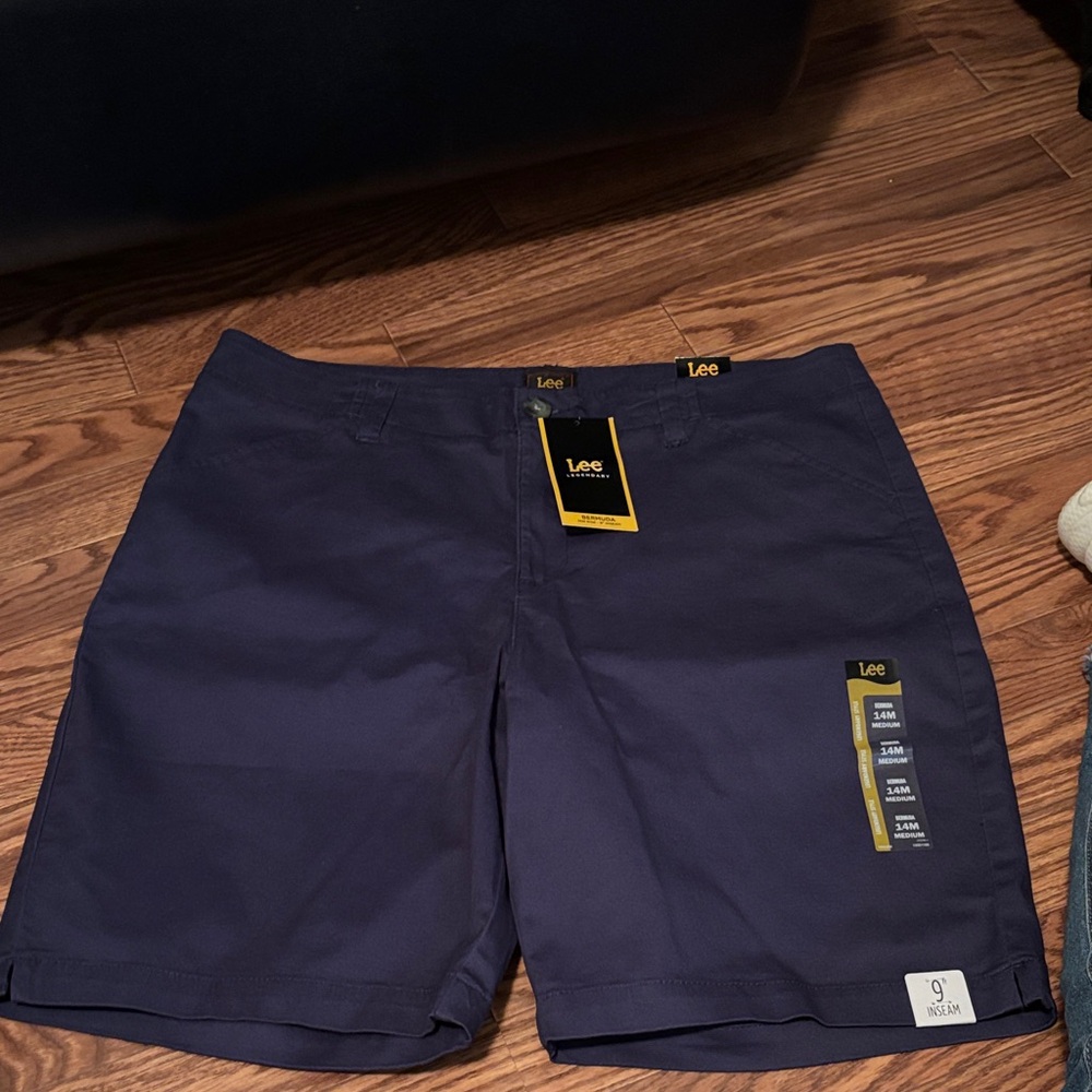 Lee women’s Dark Blue Flat Front Shorts size 14